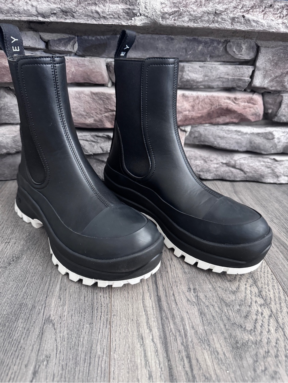 NIB-Stella McCartney Trace Chelsea Boots-Size 7